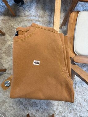 The North Face Men’s Crewneck Sweatshirt - Camel Brown